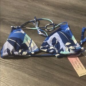 VENUS Blue and White Patterned Bikini Top